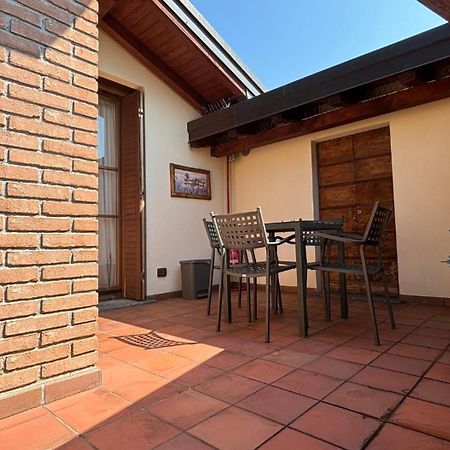 Casa Ceruti Bed & Breakfast Villa Guardia Екстериор снимка